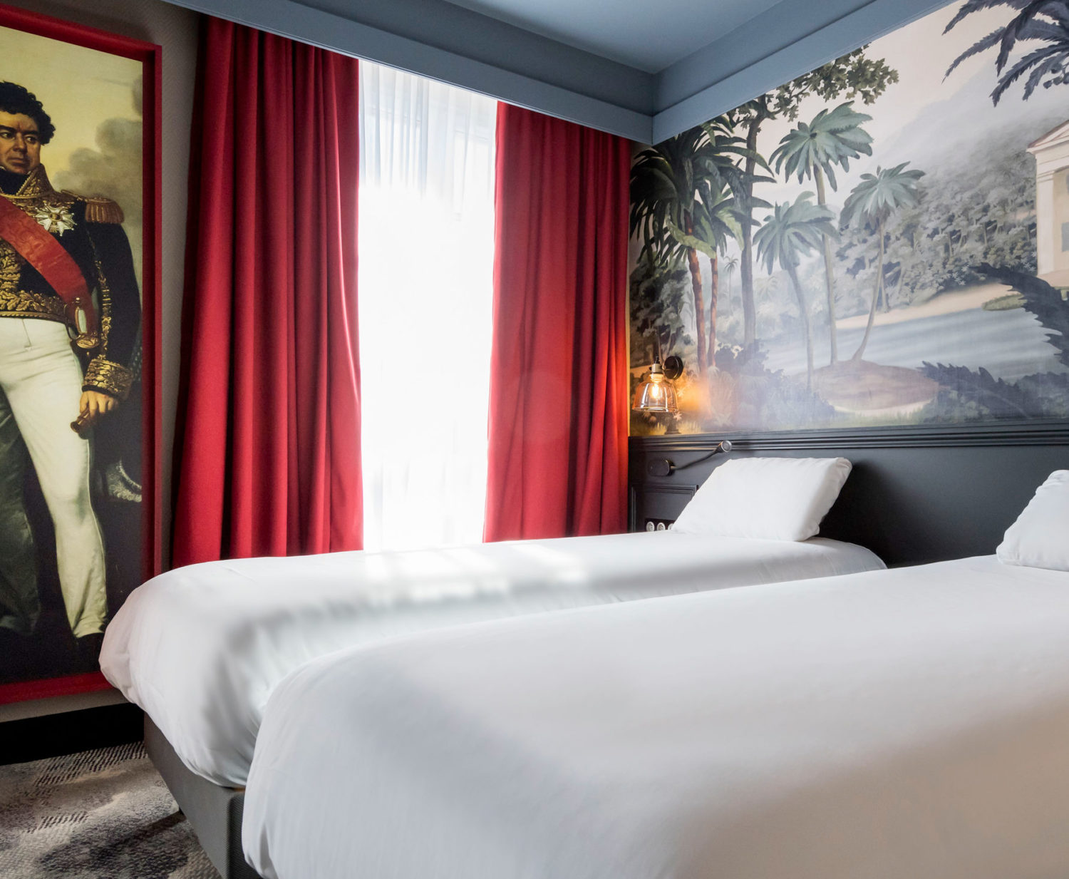 Rénovation des chambres de l'hôtel Mercure de La Corderie Royale sur le thème de la navigation