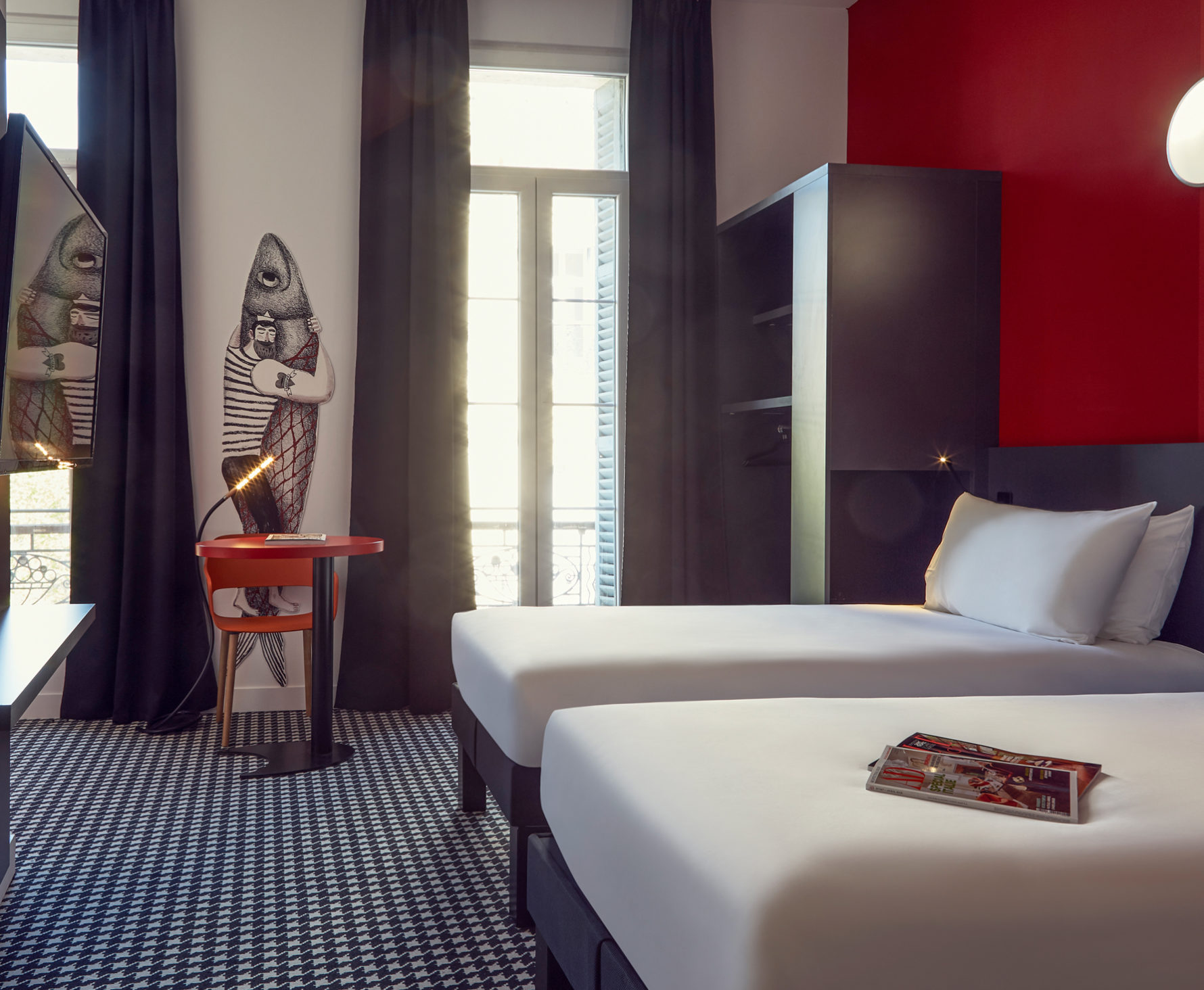 Aménagement et décoration des chambres twin duo de l'hôtel Ibis Styles de Marseille
