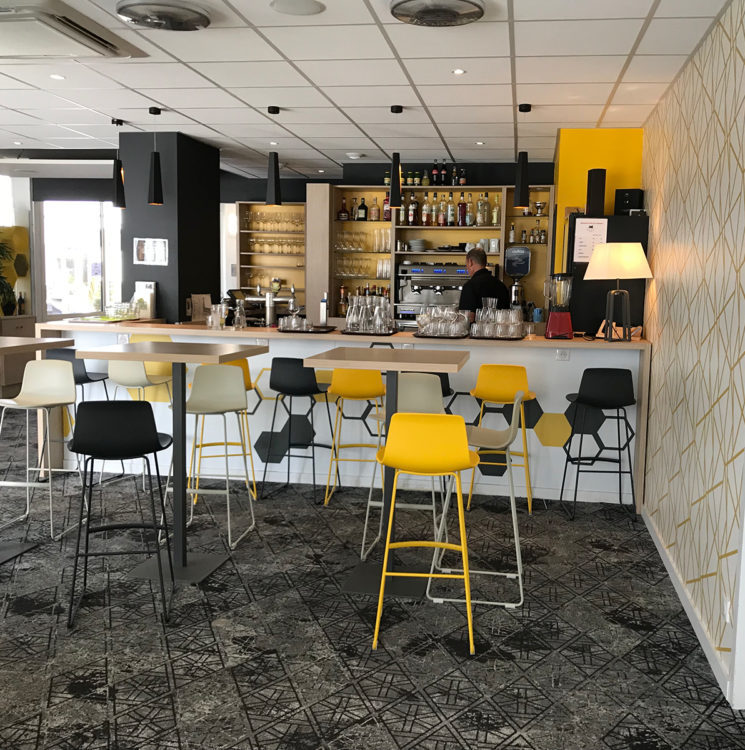 Rénovation de l'espace bar de l'hôtel Ibis Styles de Poitiers Nord