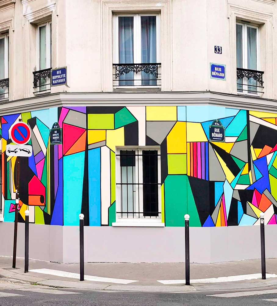 Rénovation des façades de l'hôtel Ibis Styles Paris Maine Montparnasse par l'artiste Stoul