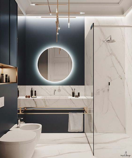 Décorer une salle de bain avec un douche en marbre de la peinture noire