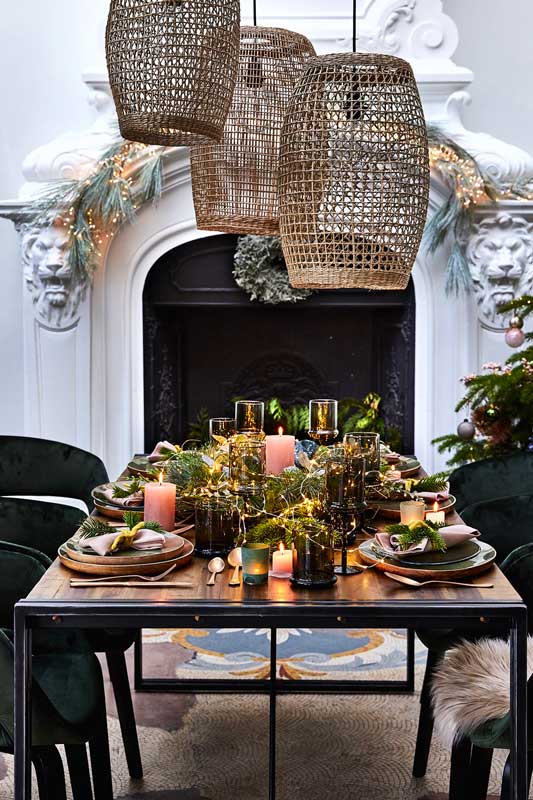 Une décoration rustique pour la table du réveillon de Noël