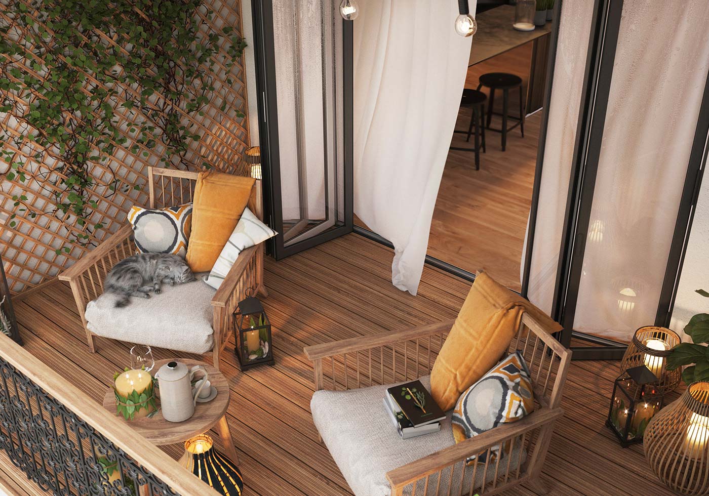 Un balcon chaleureux en bois avec des fauteuils confortables, un beau plancher, des lanternes en déco et un mur en treillis végétal