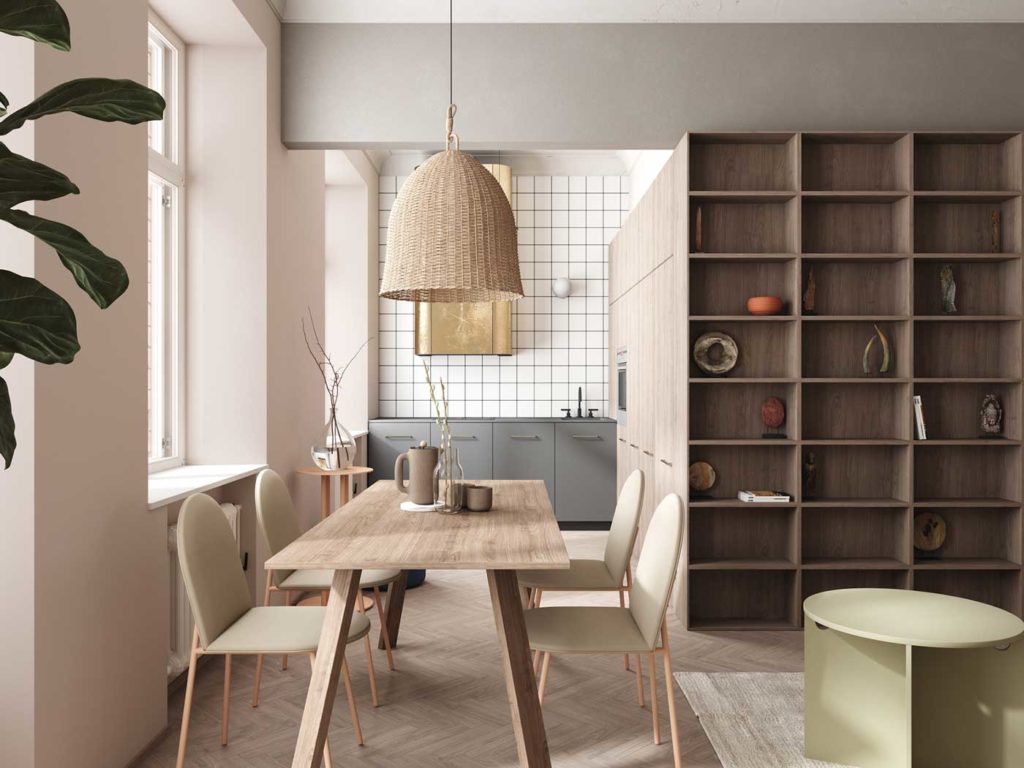 Du bois blond en salle à manger pour une grande table et des étagères shelfie