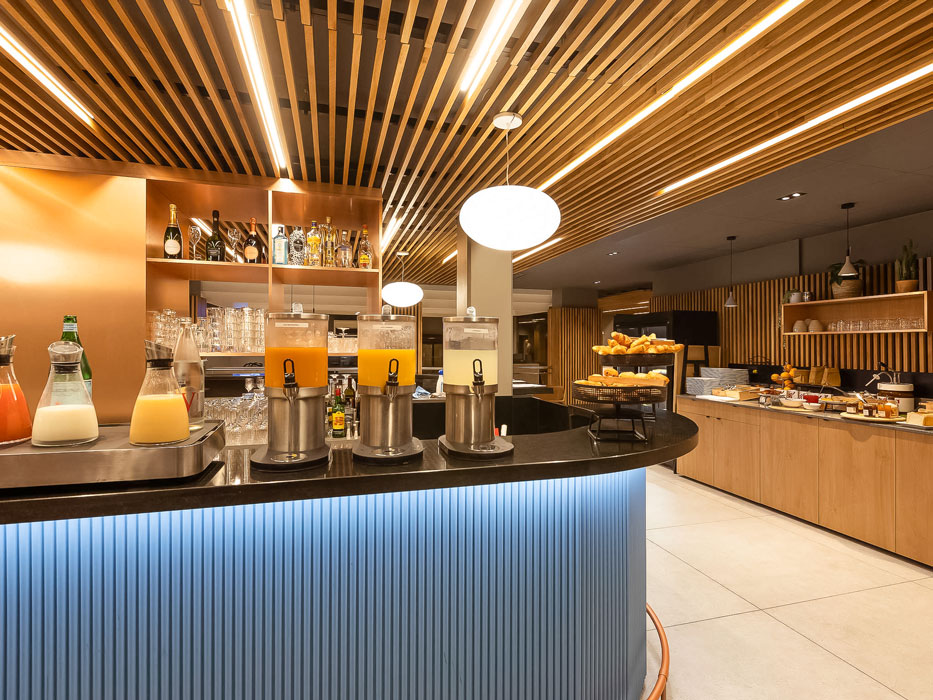 architecte-interieur-renovation-bar-hotel-novotel-bordeaux-gare-saint-jean