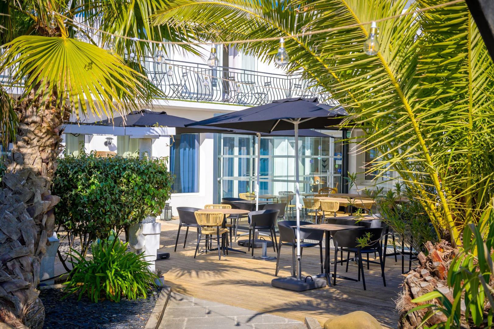 amenagement-decoration-terrasse-hotel-le-martray-ile-de-re