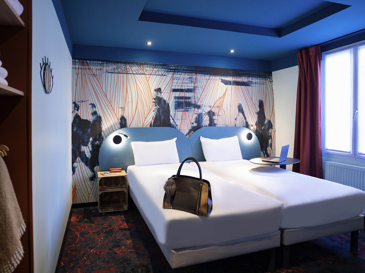 chambre-renovation-hotel-ibis-styles-accor-paris-batignolles-esprit-bout-de-trottoir