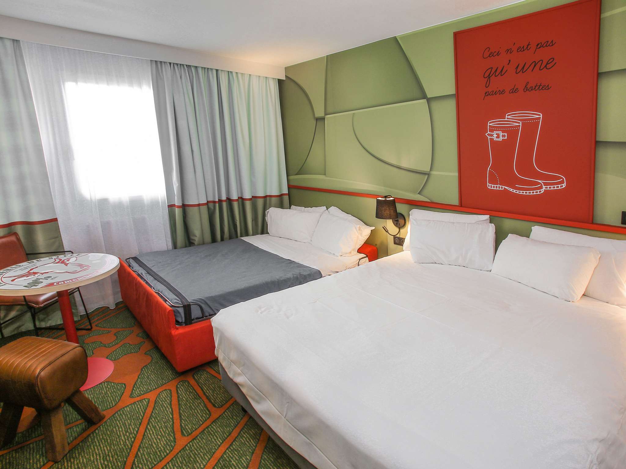 chambre-lits-double-simple-renovation-interieur-hotel-ibis-styles-hotel-option-interieur