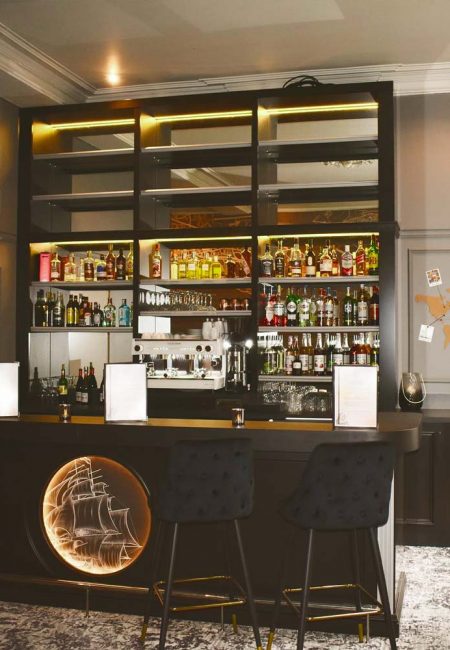 renovation-bar-du-champlain-la-rochelle-decoration-sur-mesure