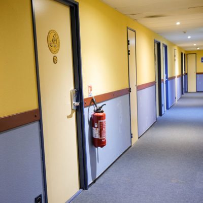 renovation-rehabilitation-circulations-services-generaux-hotellerie-AMO-la-rochelle